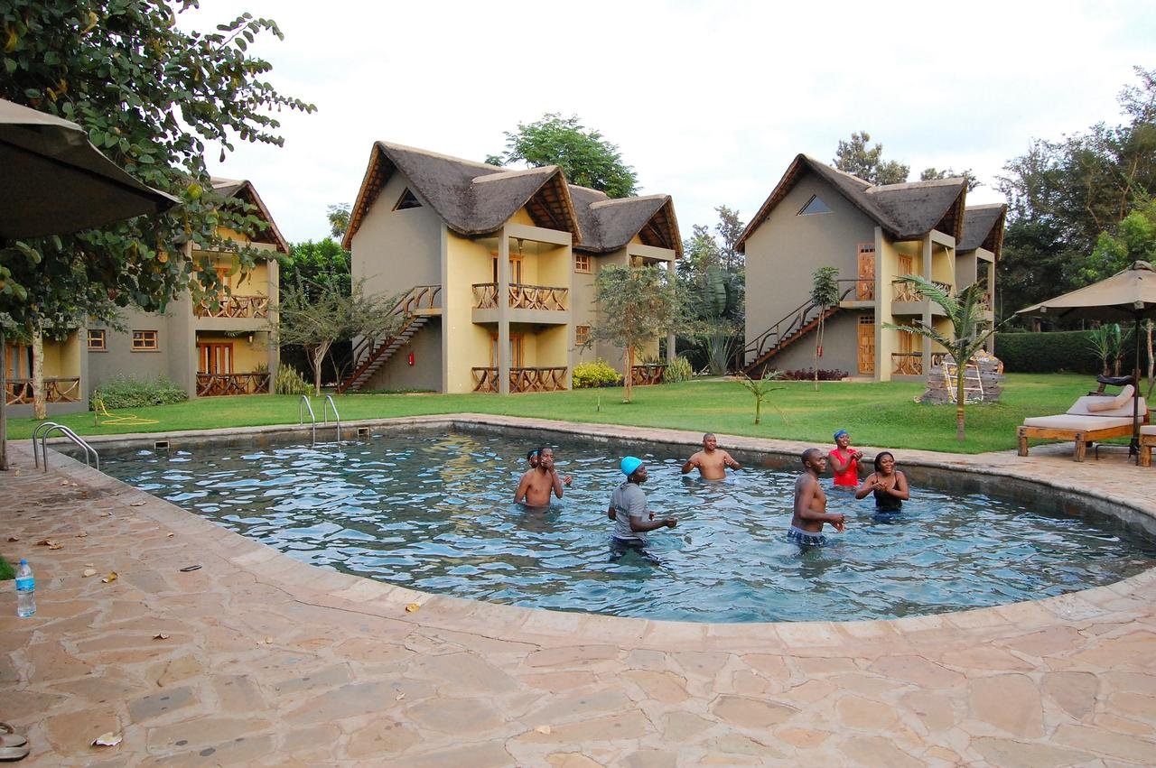 Weru-Weru-River-Lodge.jpgyi
